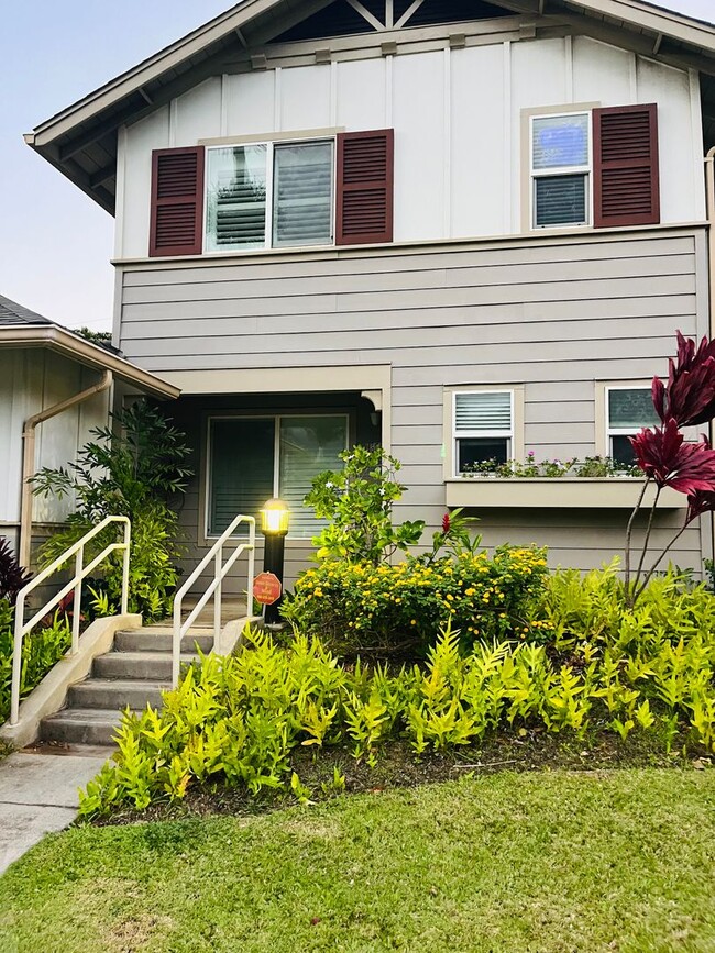 Building Photo - 679 Meakanu Ln