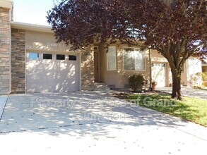 Building Photo - 566 1/2 Garden Grove Court