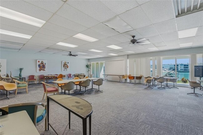 Building Photo - 7540 Bay Island Dr S