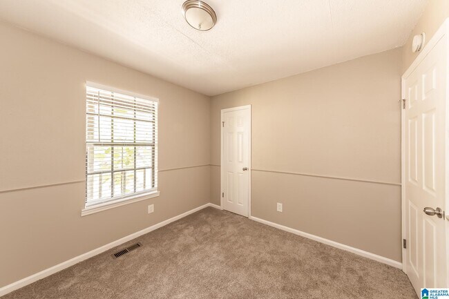 Building Photo - 6446 Freda Dr