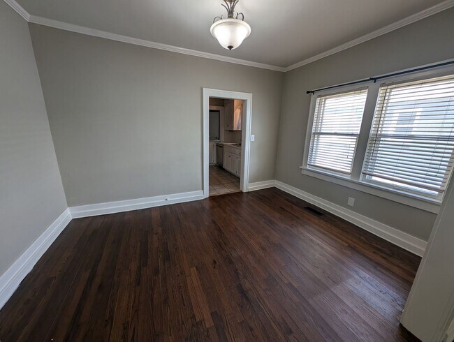 Building Photo - Perfect home directly across from TU!!