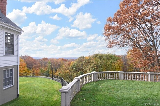 Building Photo - 10 Castle Rd