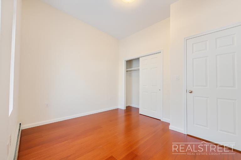 Building Photo - Lovely 3 Bed in Bed Stuy!