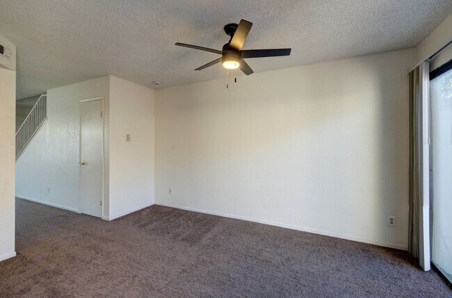 Building Photo - 4676 E Alamos Ave