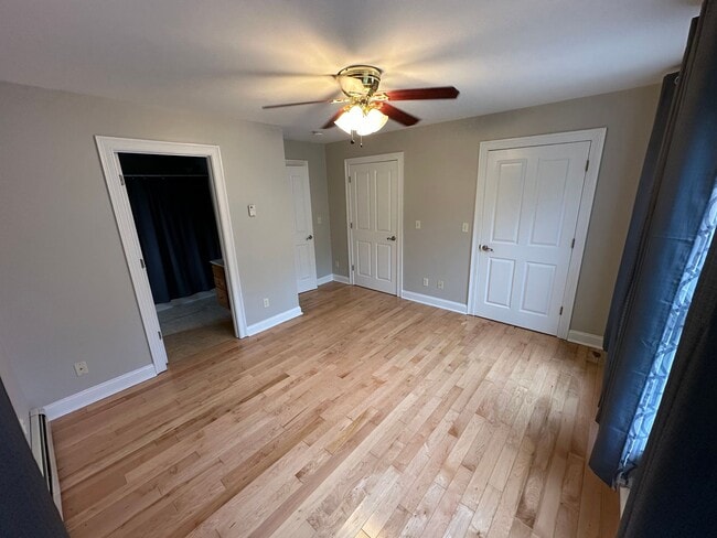 Building Photo - Beautiful Townhouse in NEW NORTH END Burlington 3BD/4BA