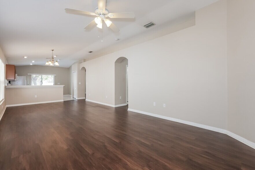 Building Photo - 7804 Maroon Peak Dr