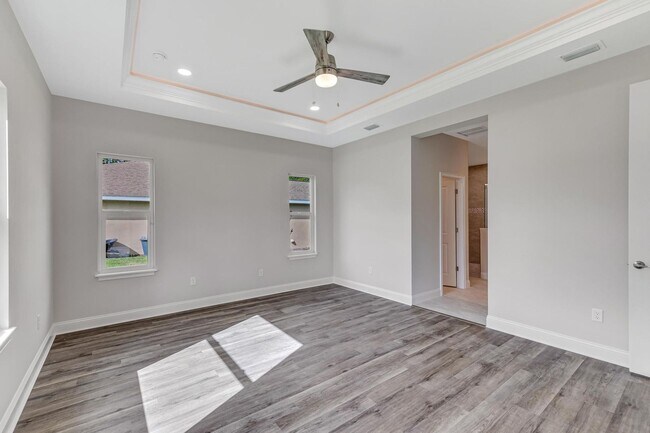 Building Photo - 5 Eastvue Pl