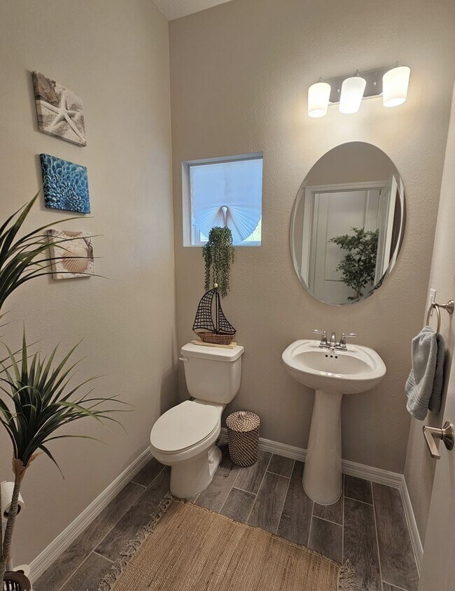 Building Photo - Annual Furnished or Seasonal Short-Term 4 Bedroom 2.5 Bathroom Home in Palmero!