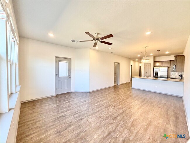 Building Photo - 326 Grn Valley Dr