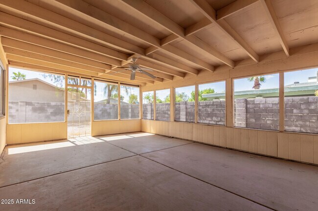 Building Photo - 5603 W Greenbriar Dr