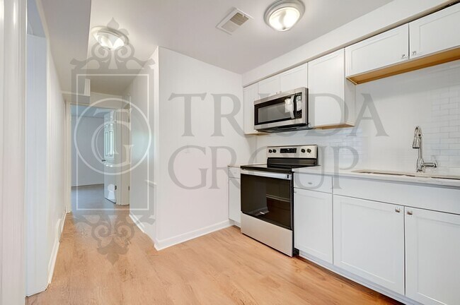 Building Photo - Avail July 1: 2BR Apt in Crafton, 1 Off Street Parking, AC, W/D included, Quartz Countertops, DW,...
