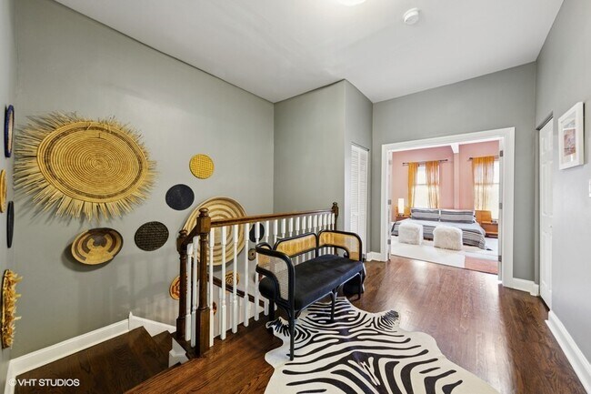 Building Photo - 4229 S Prairie Ave