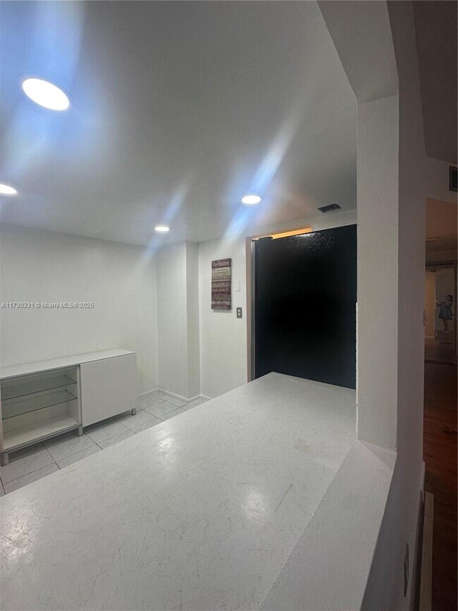 Building Photo - 2780 NE 183rd St