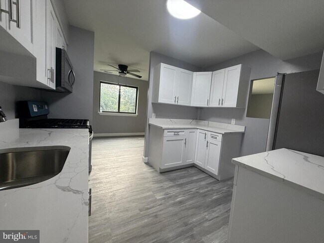 Building Photo - 6029-4 Majors Ln
