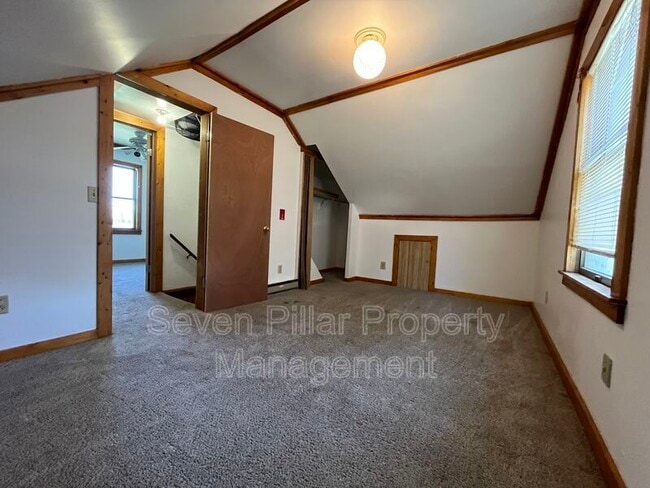 Building Photo - 9252 Mink St SW