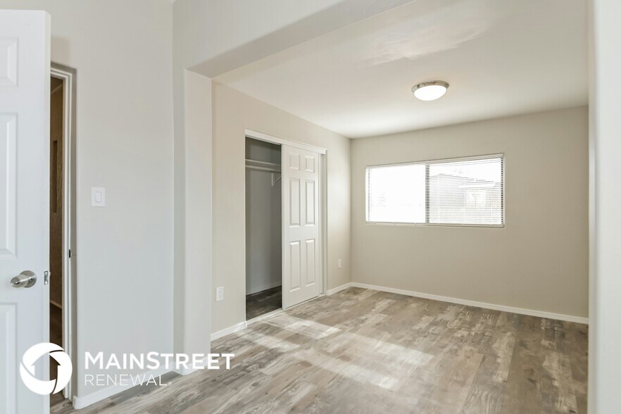 Building Photo - 455 W Montana St