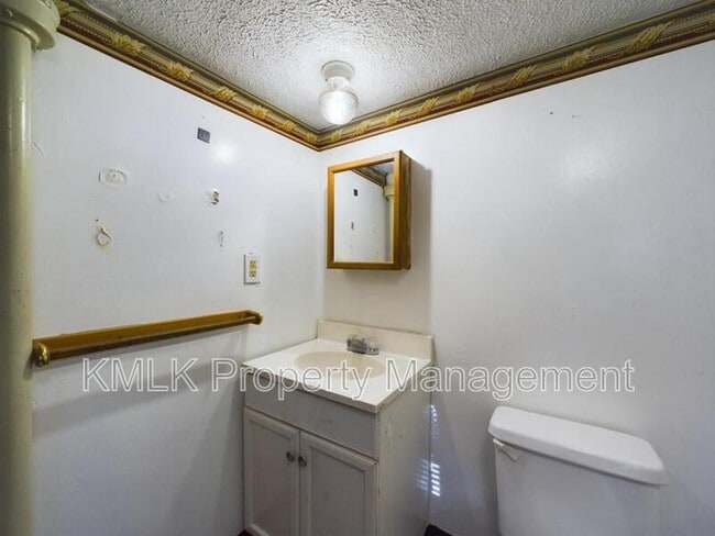 Building Photo - 1128 Cordova Ave