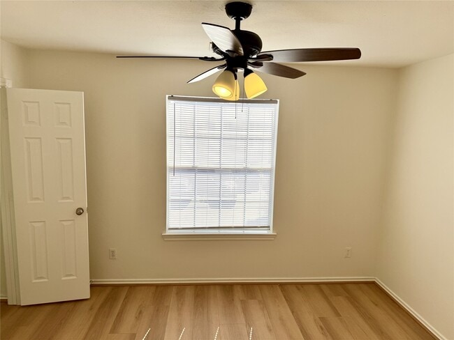 Building Photo - 16546 Cairngrove Ln