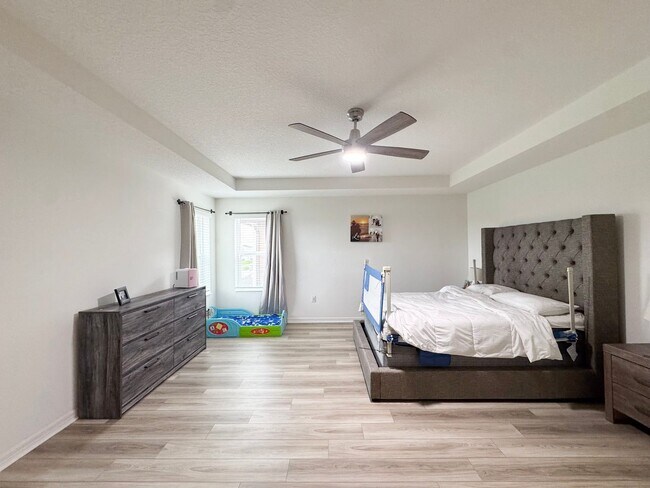 Building Photo - Beautiful 3 bedroom/2.5 bath in NEW Winter...