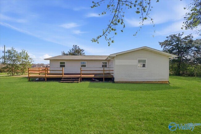 Building Photo - 372 Clutts Rd