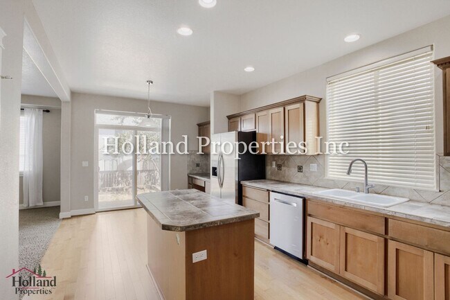 Building Photo - 21569 SW Susan Ln