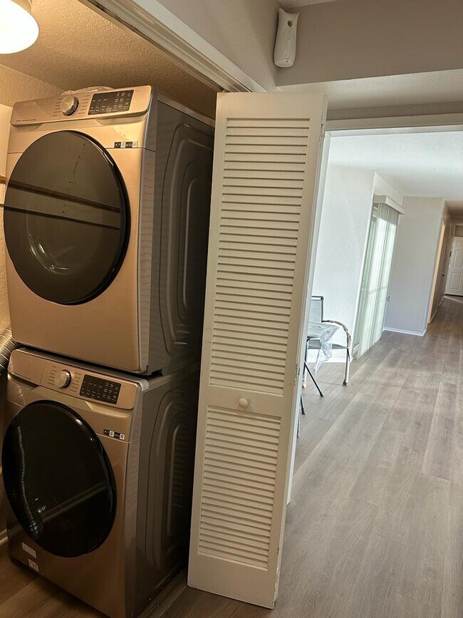 Building Photo - 125 N Cabrillo Ave