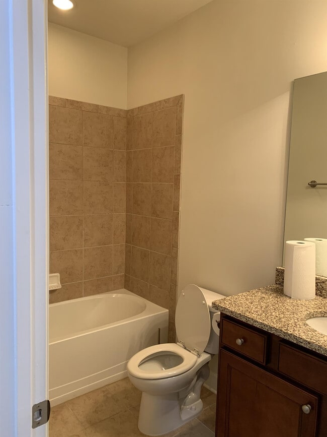 Building Photo - 2562 Sibley Dr