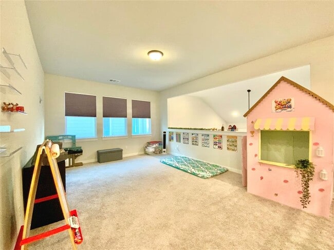 Building Photo - 243 Kings Pne Dr