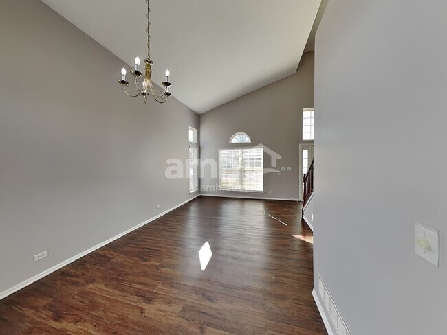 Building Photo - 2036 Stephen St