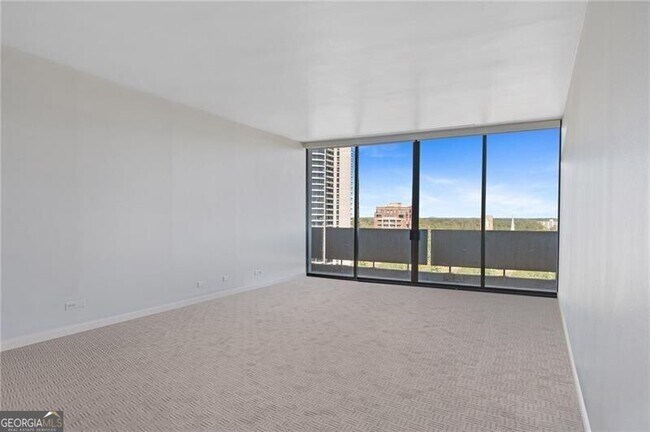 Building Photo - 2575 Peachtree Rd NE