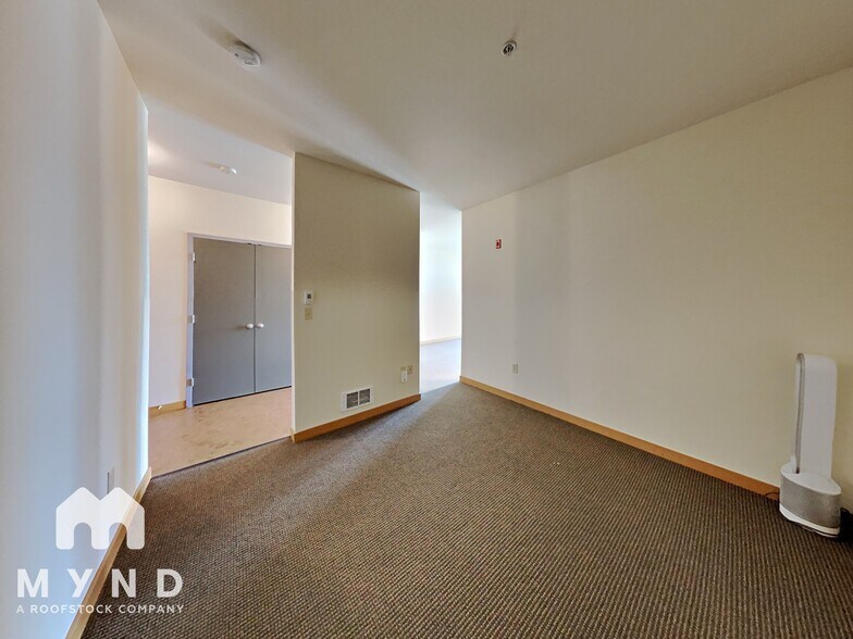 Building Photo - 1414 12th Ave