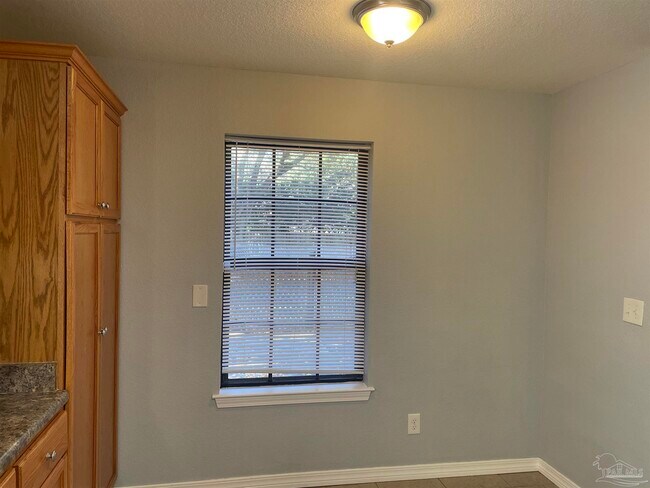 Building Photo - 5067 Serry Ln
