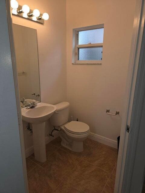 Building Photo - 205 Leland Ln