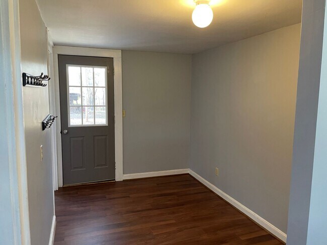 Building Photo - 4-5 bedroom home in Franklinville