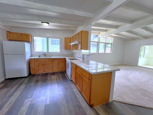 Building Photo - Peaceful Manoa - Spacious three bedroom, o...