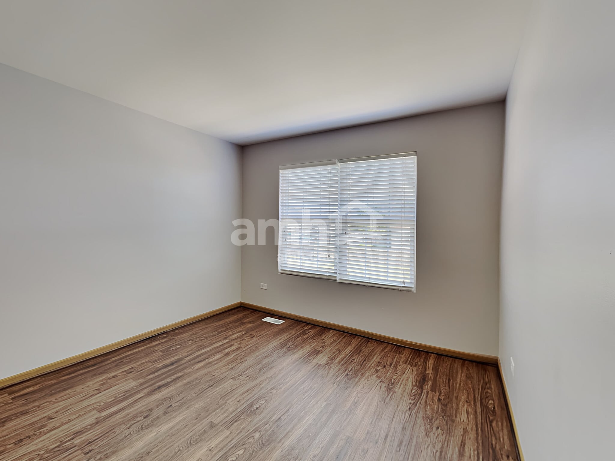 Building Photo - 1836 Sunset Ln