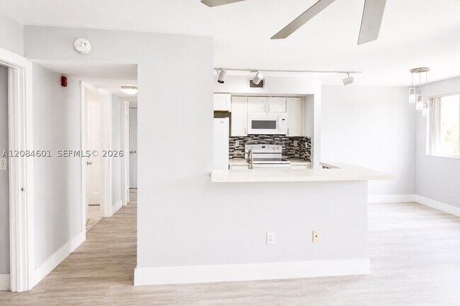 Building Photo - 2600 S University Dr