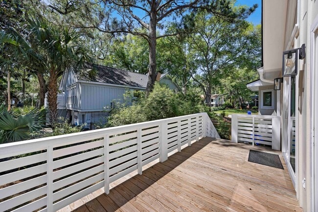 Building Photo - 137 Sparrow Dr