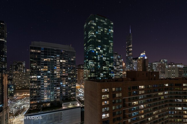 Building Photo - 600 N Fairbanks Ct