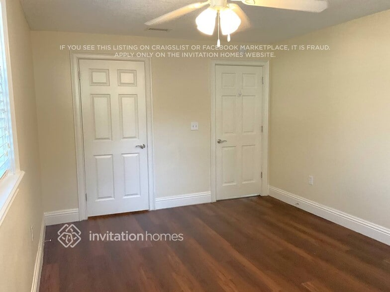 Building Photo - 207 Flamingo Ln