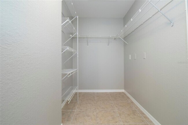 Building Photo - 8932 Manor Loop