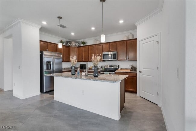 Building Photo - 14646 Cantabria Dr