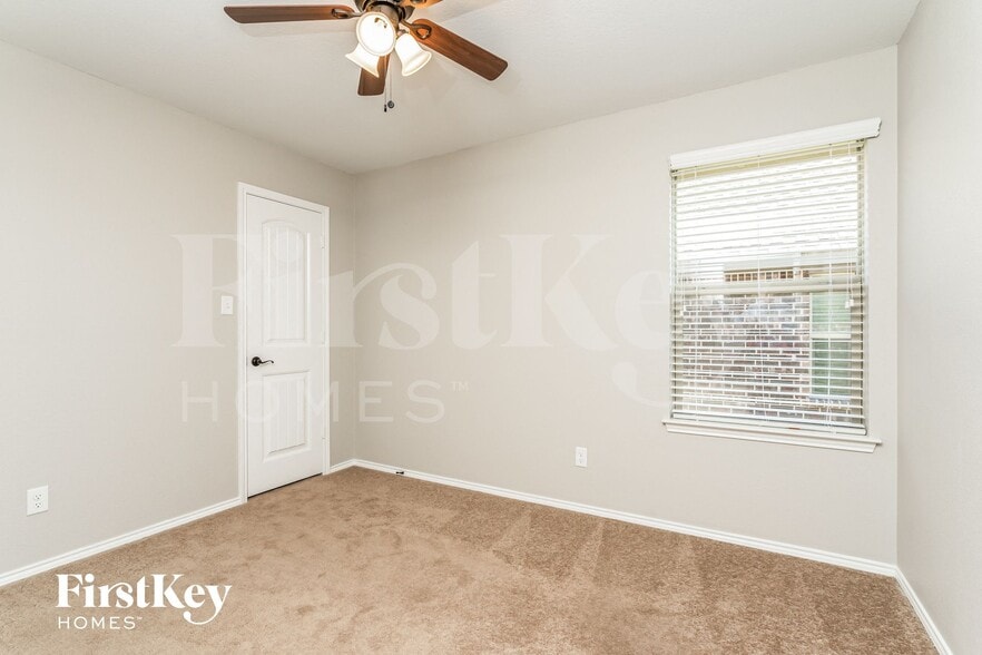 Building Photo - 222 Carson Dr