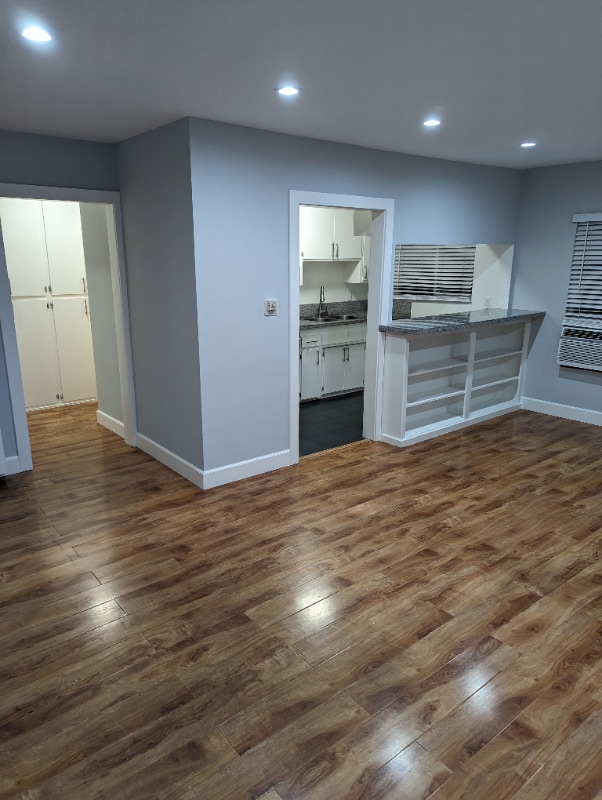 Building Photo - 7062 Lanewood Ave