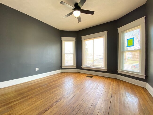 Building Photo - 4 Bedroom Home in Hammond