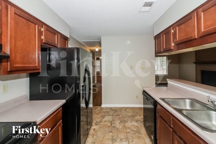 Building Photo - 2816 Maryland Cir W