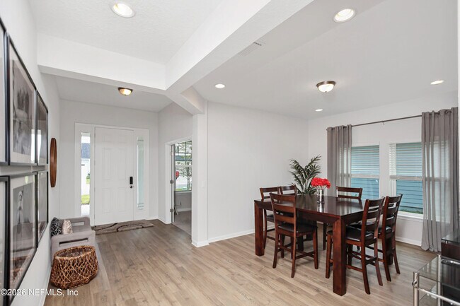 Building Photo - 179 Horsetail Ct