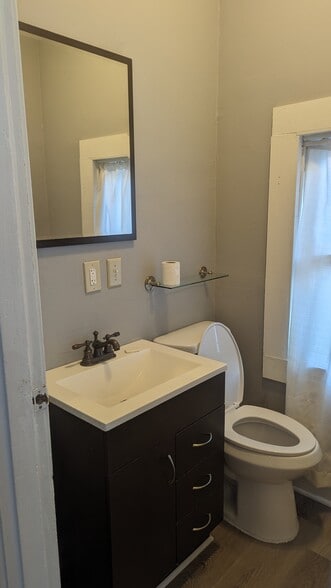 1st Floor half bath - 502 Woodruff Place Middle Dr