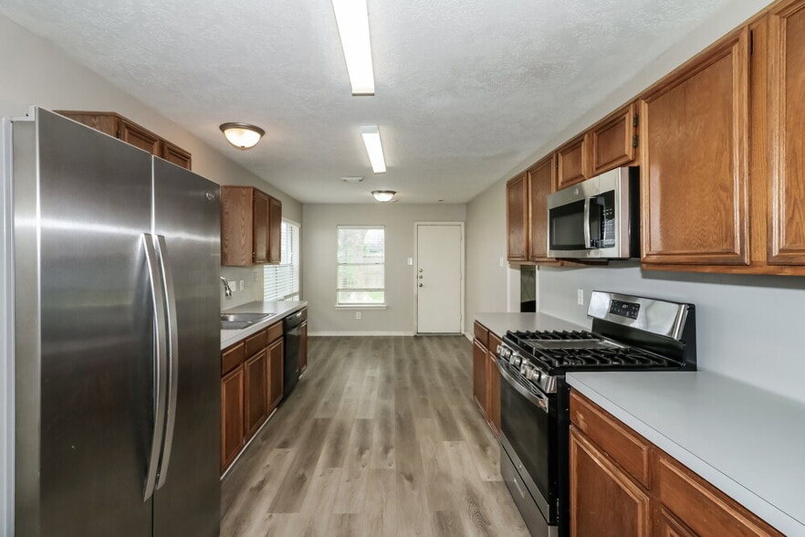 Building Photo - 4635 Linden Pl