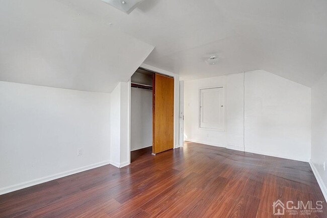 Building Photo - 23 Comstock St
